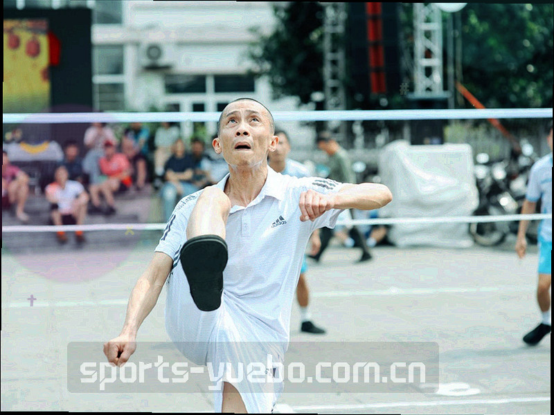 抽象锁形轮廓与细密数据流线交叠的深色纹理图